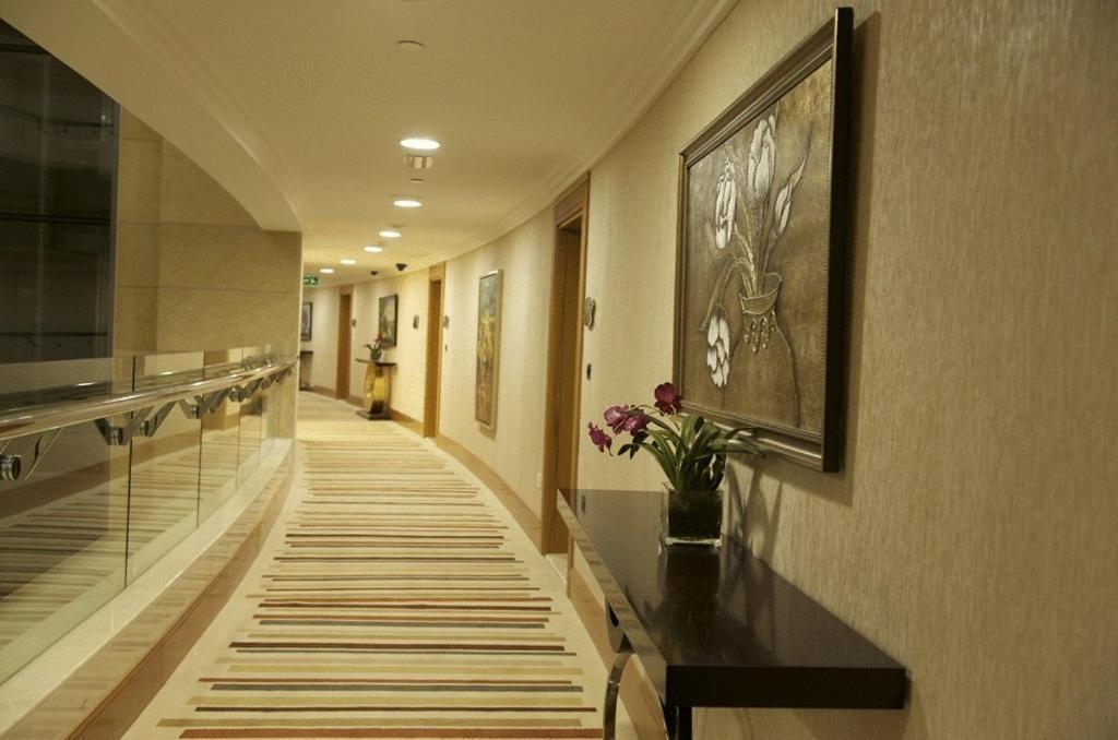 Grand Bellevue Hotel Apartment ดูไบ ภายนอก รูปภาพ